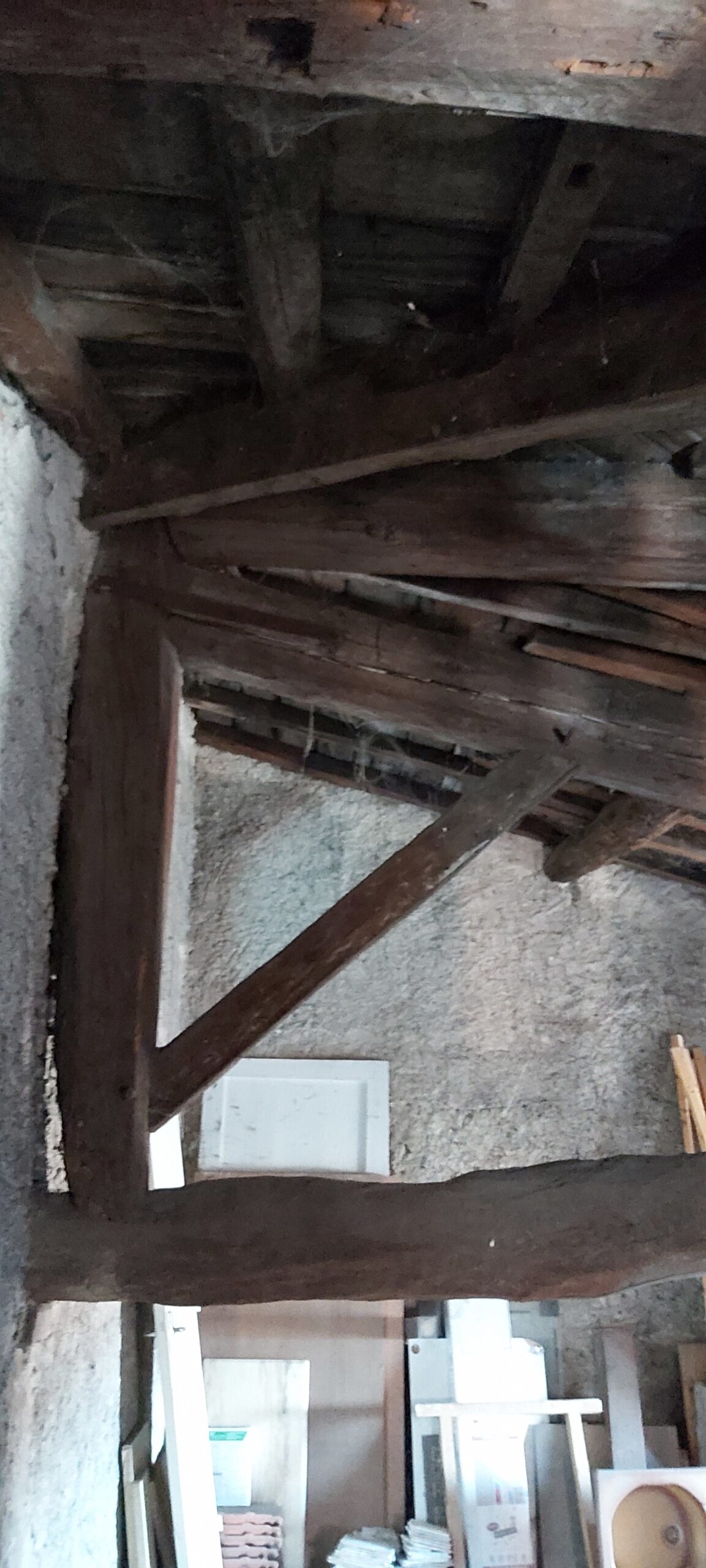 AVANT – Future séparation entre cuisine et salle d’eau